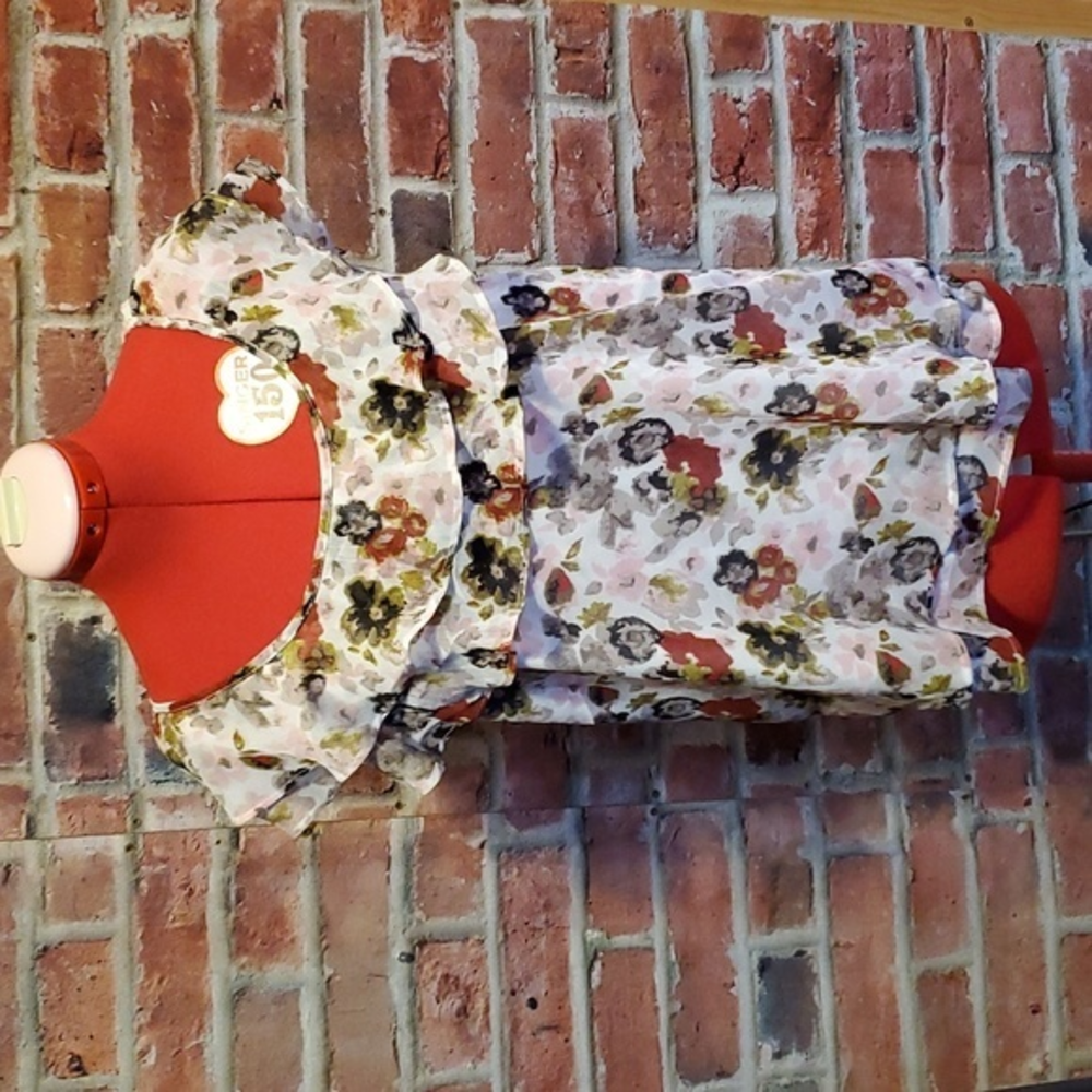 3 For $30…..Reitmans floral top - Picture 1 of 8